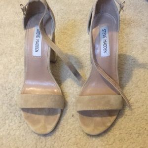 Nude Steve Madden chunky heels 👠